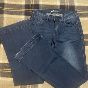 Cowgirl Tuff Bootcut Jeans size 29